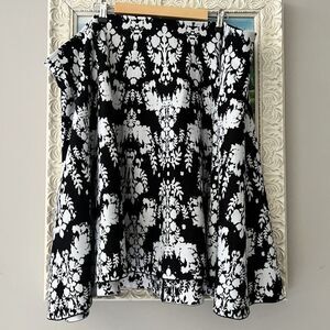 Torrid Womens Sz 5 5X Knit Skirt Stretchy Elastic Waist Black White Print